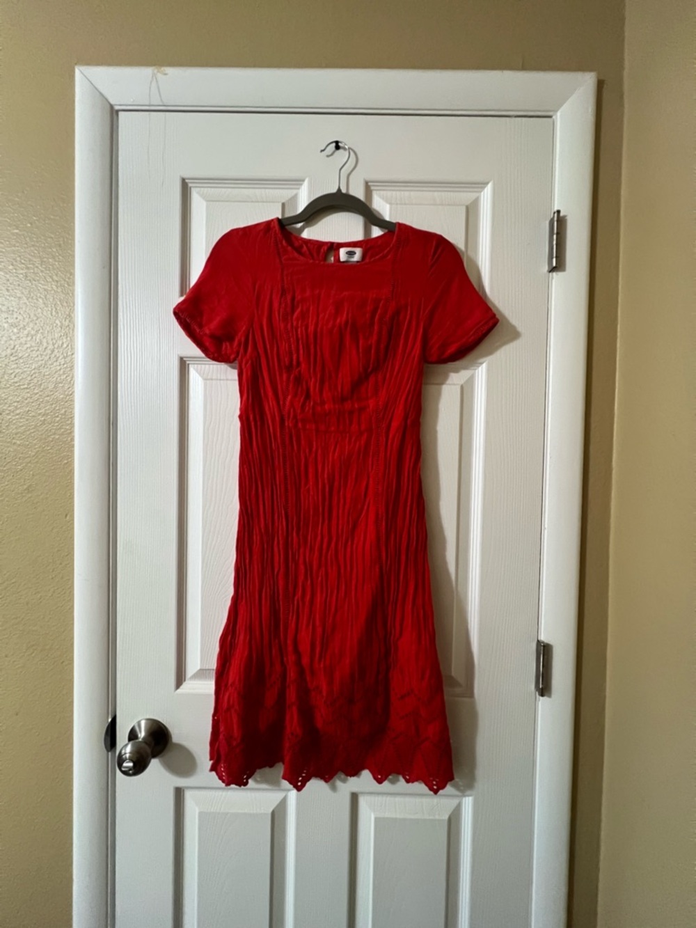 Old Navy Red Crinkle Short-Sleeve Midi Dress with Scalloped Hem